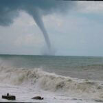 Ливни и смерчи ожидаются в Сочи ближайшей ночью