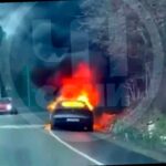 Машина загорелась на трассе в Сочи